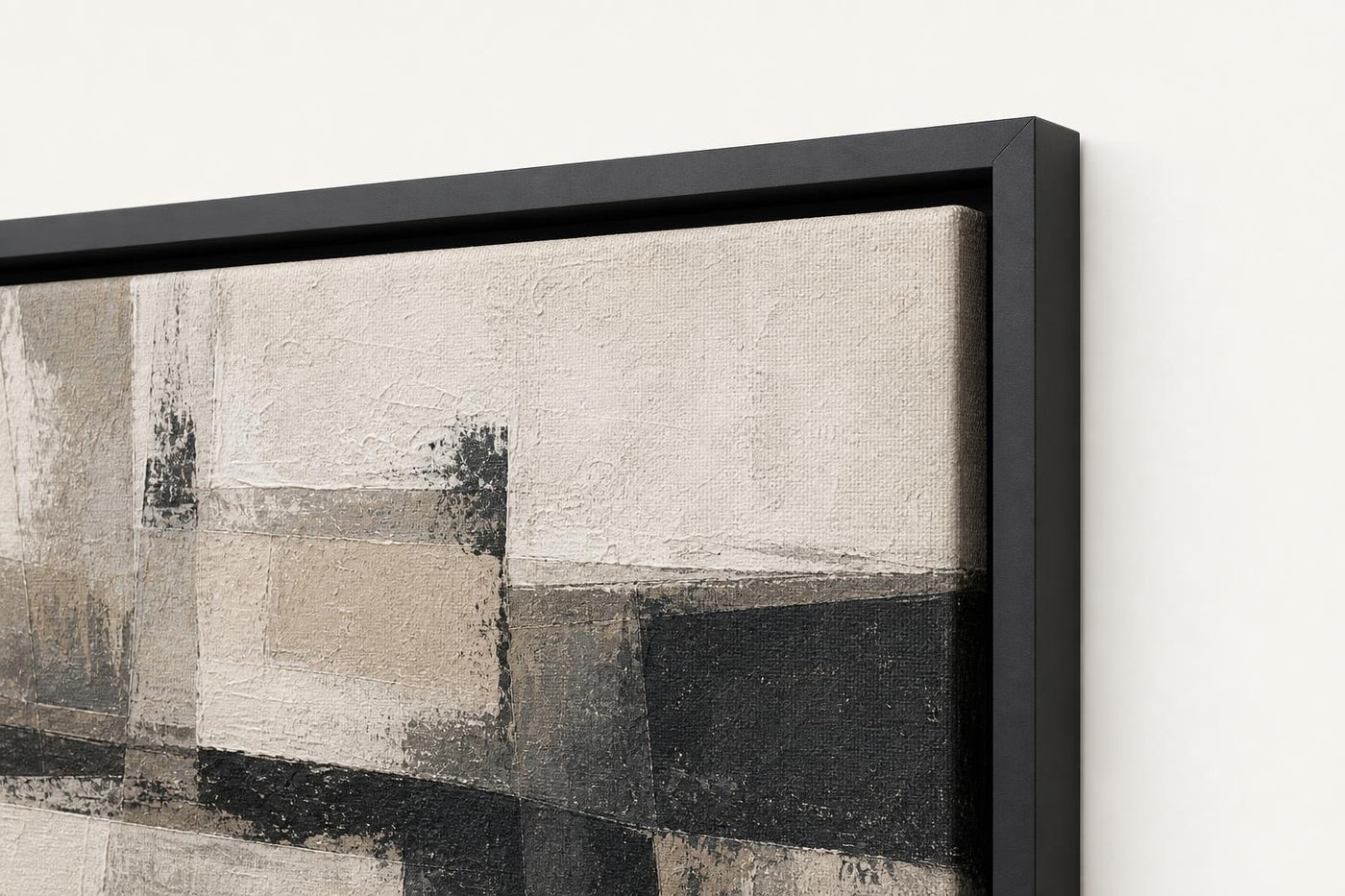 Vesper Black frame corner close-up